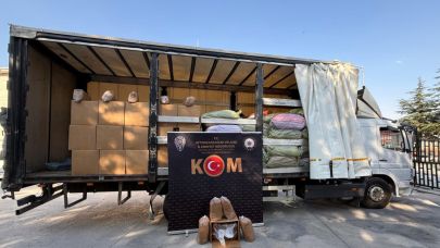 Emirdağ'da Kamyonu Durdurdular İçerinde 4 Ton Yakaladılar