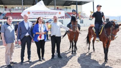 Afyonkarahisar'da Rahvan At Yarışları Coşkuyla Sahnelendi