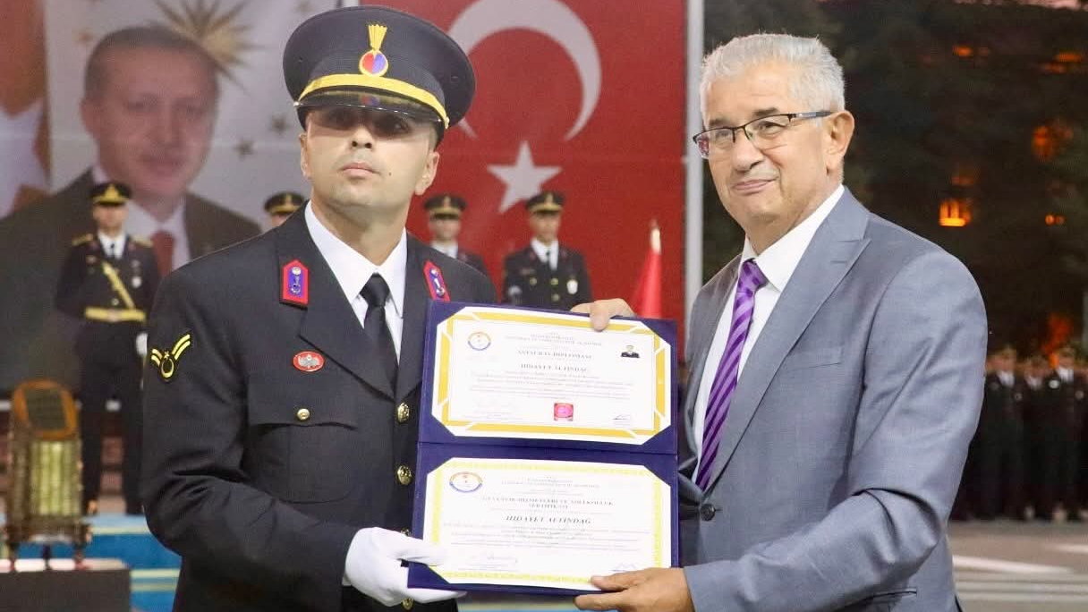 Bolvadinli Astsubay Altındağ Akademiyi Birincilikle Bitirdi