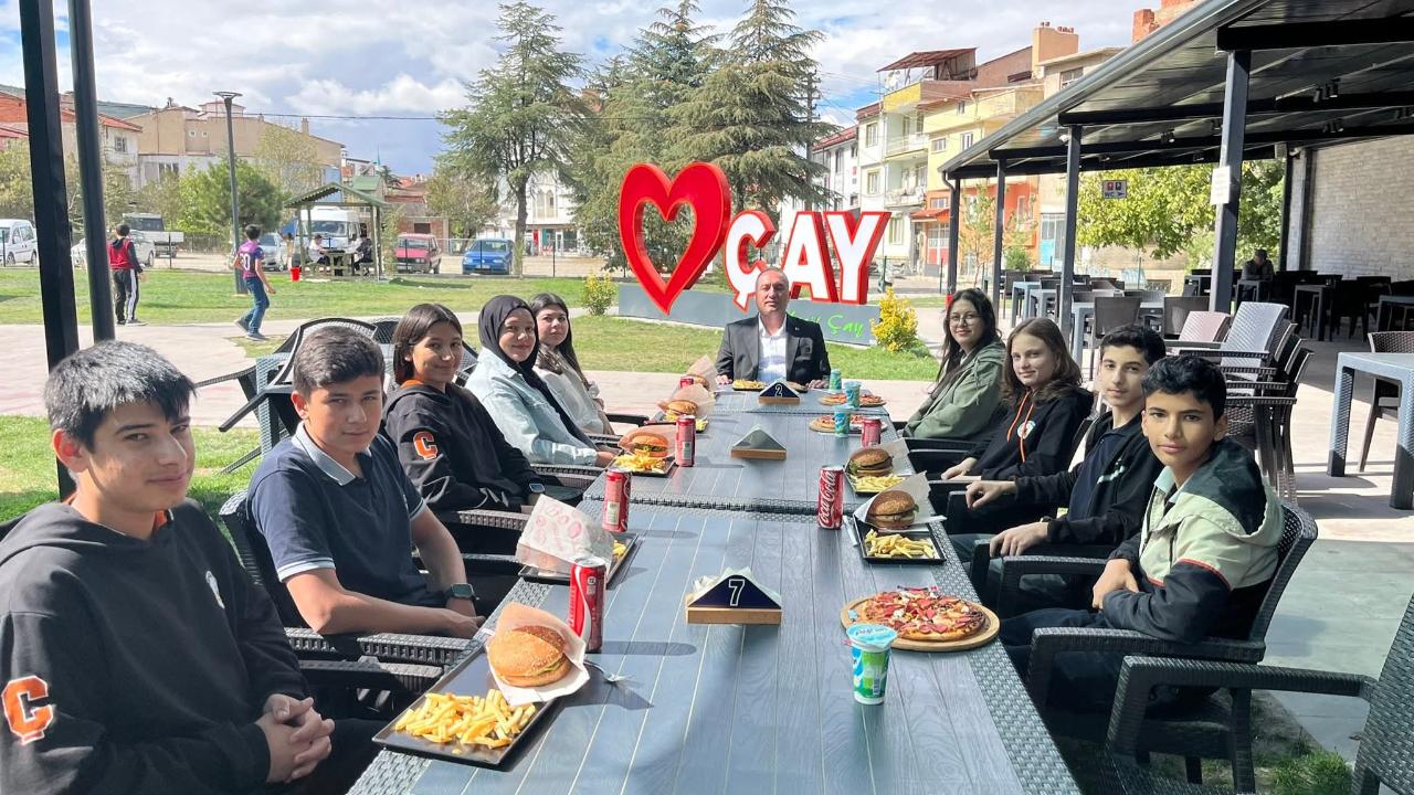 Başkan Kantartopu Lise Öğrencileriyle Aynı Sofrada Buluştu