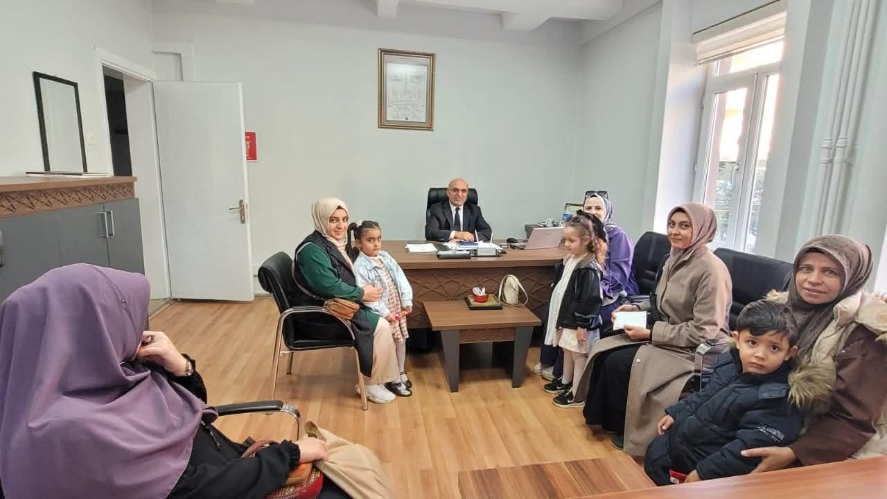 Afyonkarahisar'da Miniklerden Karınca Kararınca Bağış Kampanyası