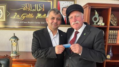 Başkan Koyuncu’dan İlk “Gönüllü Katılım Kartı” Nurettin Şahbaz’a: Emirdağ’ın Su Hattı İçin Örnek İş Birliği