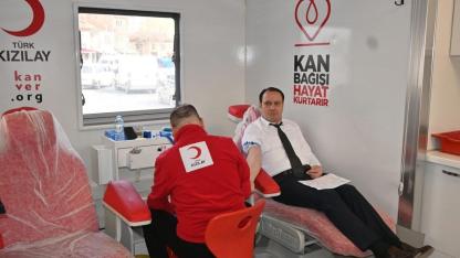 Çay’da Kan Bağışı Kampanyasına Kaymakam Türker’den Destek