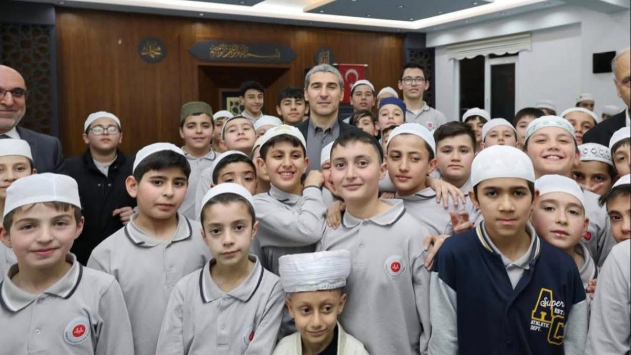 Afyon’da Hafızlık Öğrencilerine Vali Aktaş’tan Süpriz