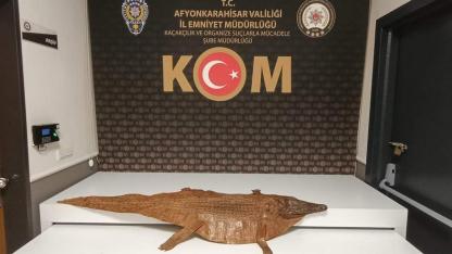 Afyonkarahisar’da Timsah Derisi Ele Geçirdiler