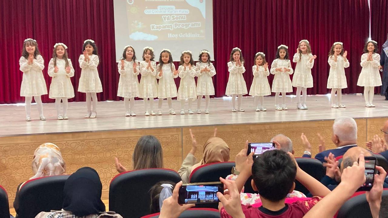 Afyon’da Gül Çocuklar Sahneye Çıktı