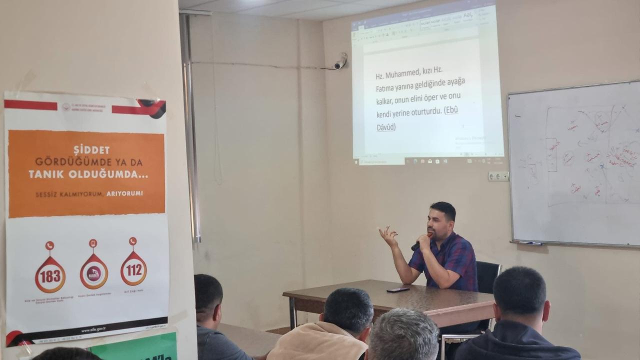 Emirdağ Açık Cezaevi’nde Manevi Destek Programı Düzenlendi