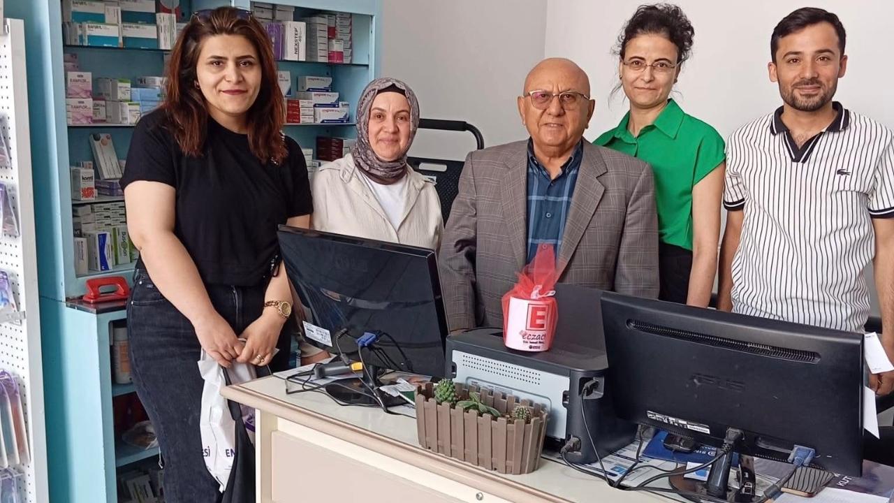 Emirdağ’da Başkan Koyuncu Eczacıları Unutmadı