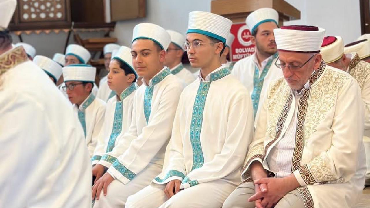 Bolvadin’de 44 Hafız Çiçek Oldu Açtı