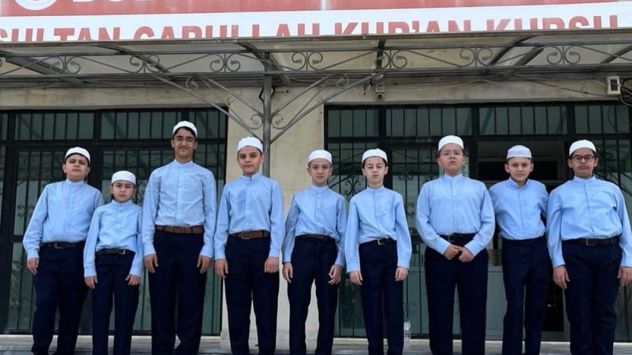 Bolvadin’de Buram Buram Çiçek Açtı 9 Öğrenci Hafız Oldu