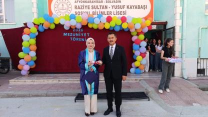 Bolvadin’de Yıl Sonu Coşkusu: Öğrencilerin Başarıları Törenlerle Taçlandı