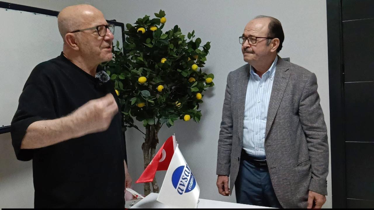Bolvadinli Akademisyen ve Ressam Yusuf Taktak Avşar’da Sanatseverlerle Buluştu