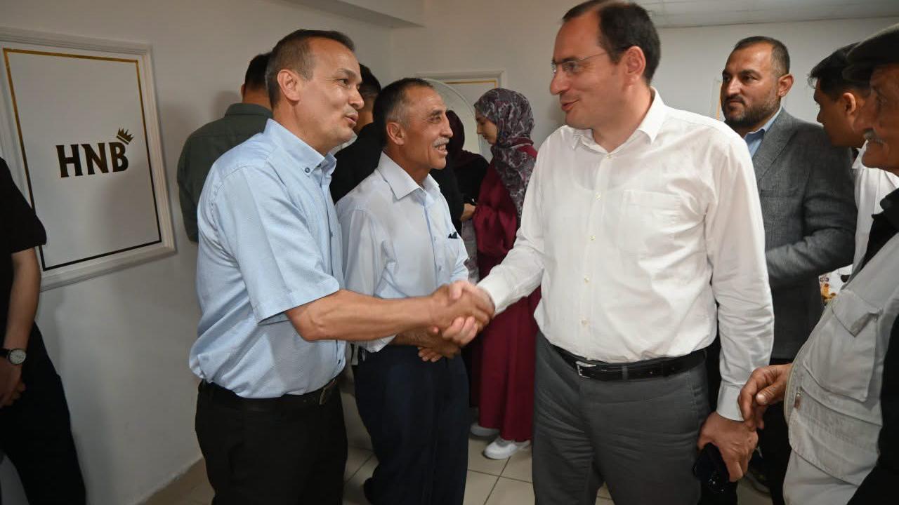 Çay Kaymakamı Türker Suna ve Yiğit Ailelerinin Mutluluğuna Ortak Oldu