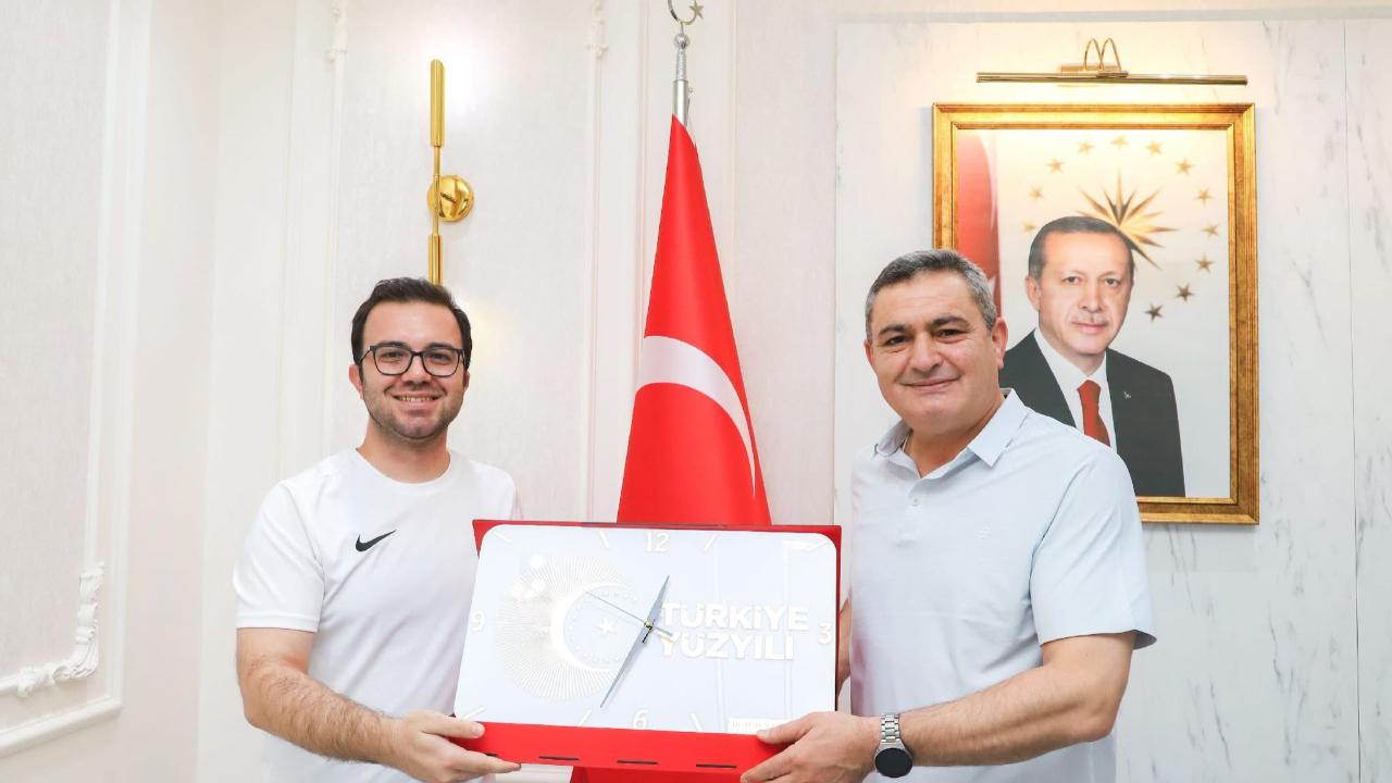 Çobanlar’ın Sevilen Doktoru Çakar’a Anlamlı Destek