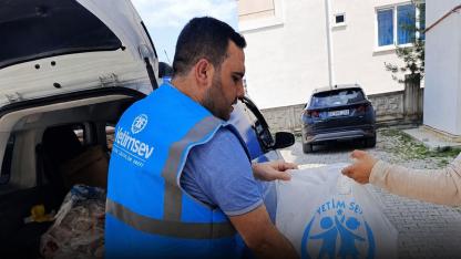 Afyon’da Umut Olan Vakıf: Yetimsev Haziran Ayında 229 Çocuğa Burs, 750 Kişilik Şenlik
